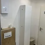 In Bis 5 Personen Spalt